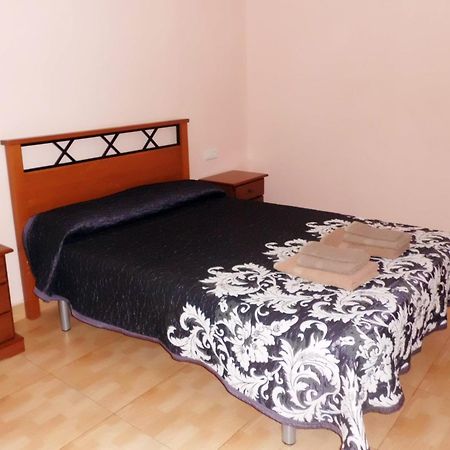 Hostal Abastos Валенсия Экстерьер фото