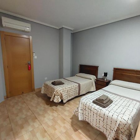 Hostal Abastos Валенсия Экстерьер фото