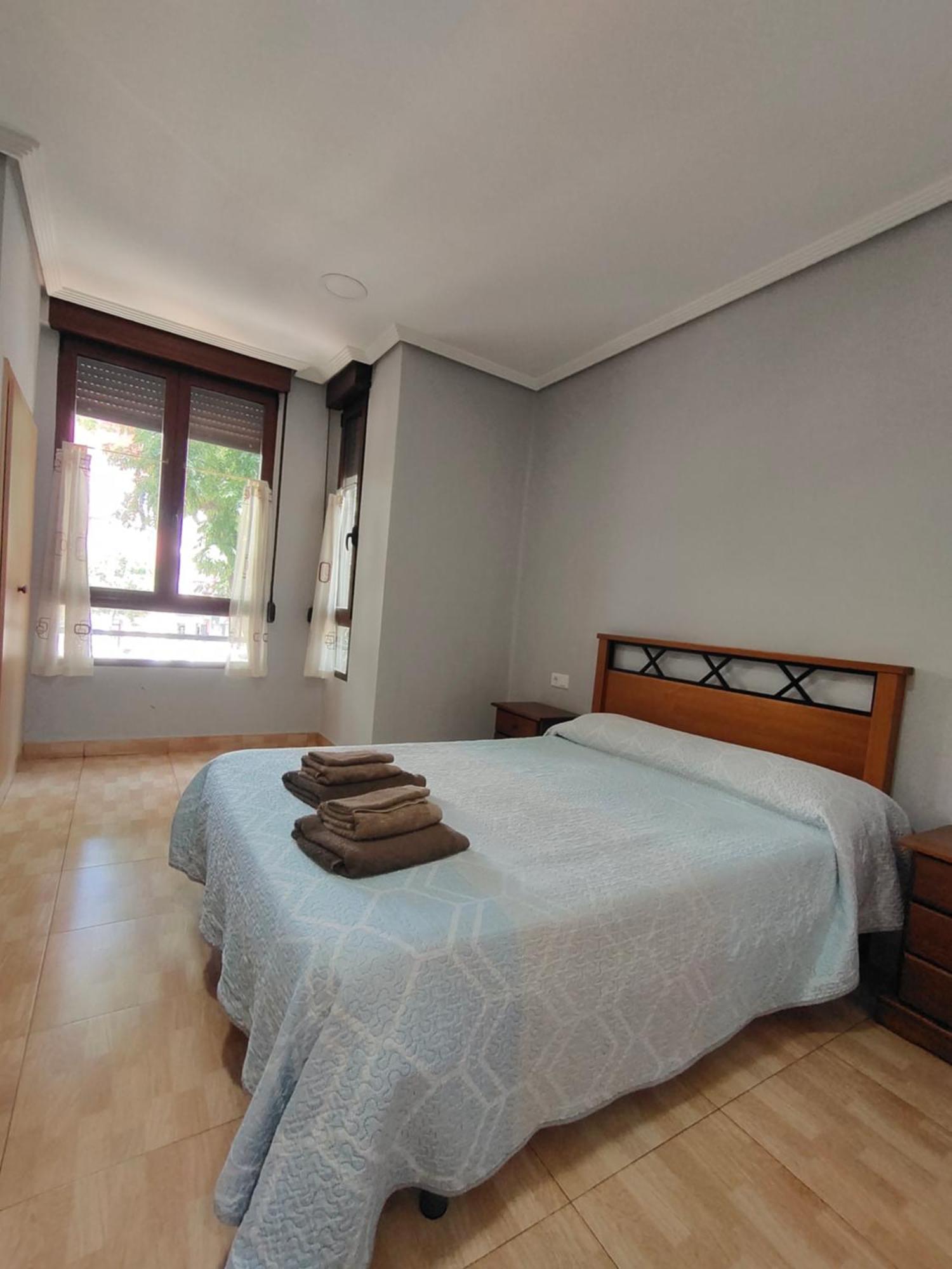 Hostal Abastos Валенсия Экстерьер фото