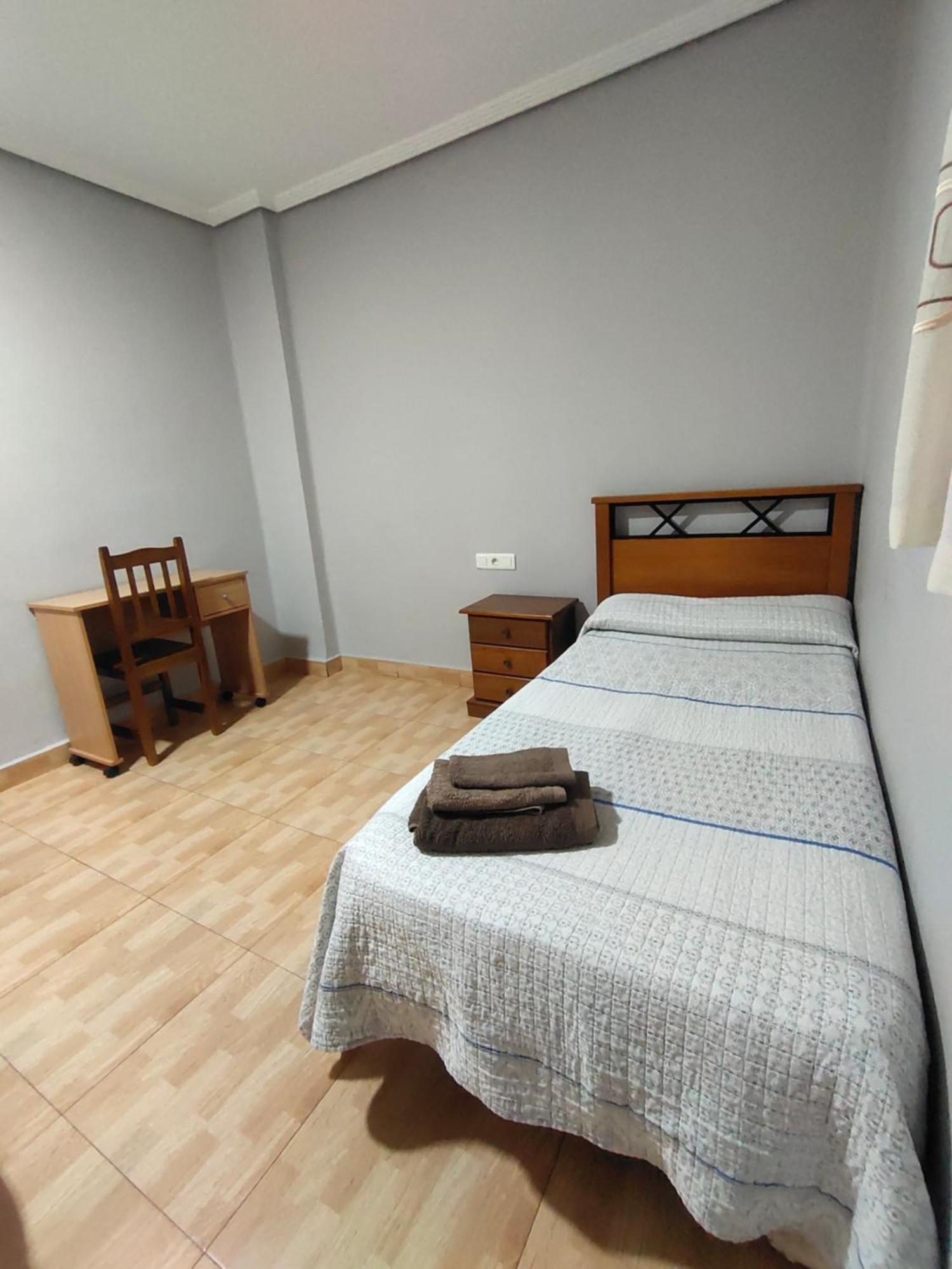 Hostal Abastos Валенсия Экстерьер фото