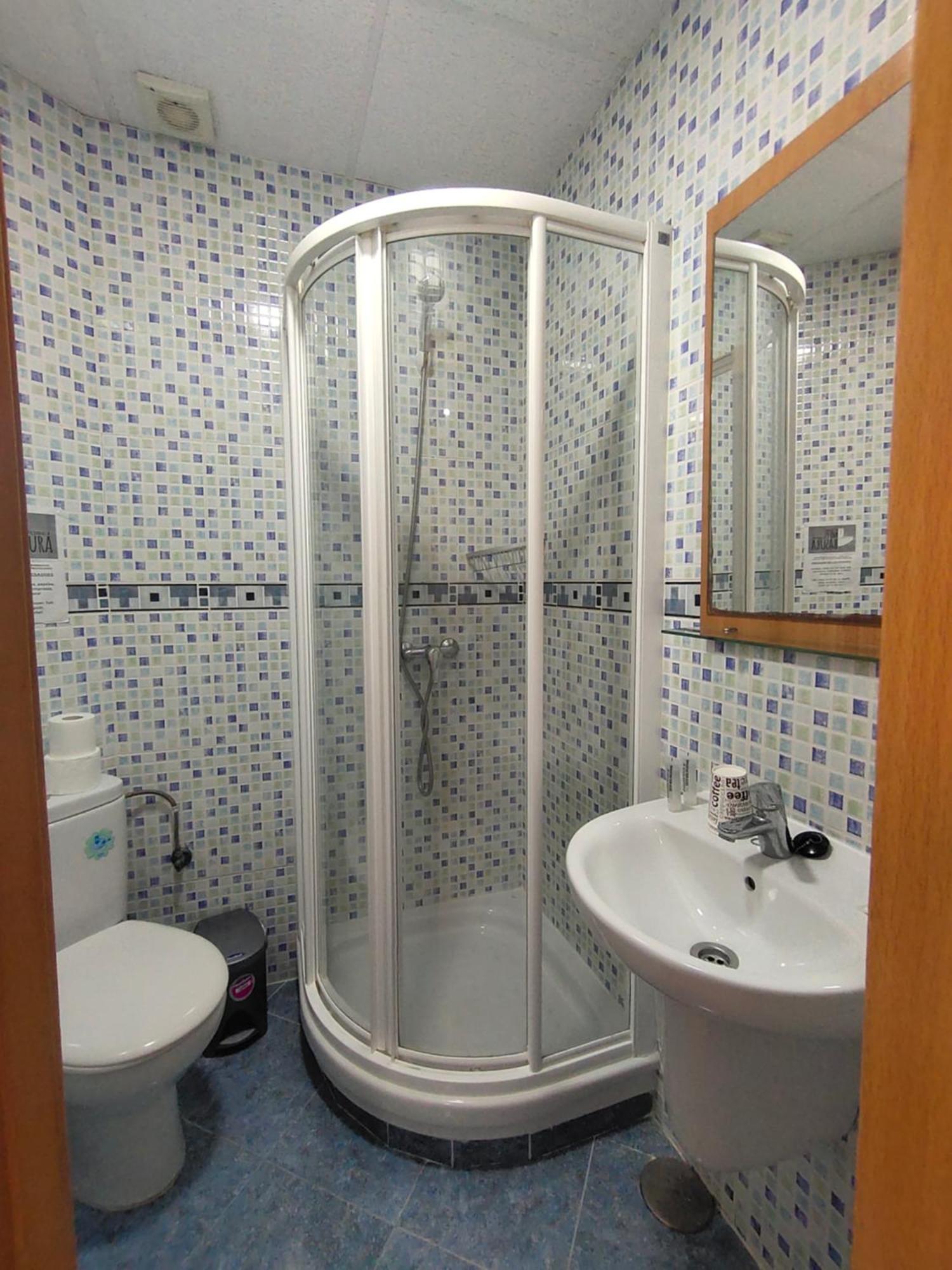Hostal Abastos Валенсия Экстерьер фото