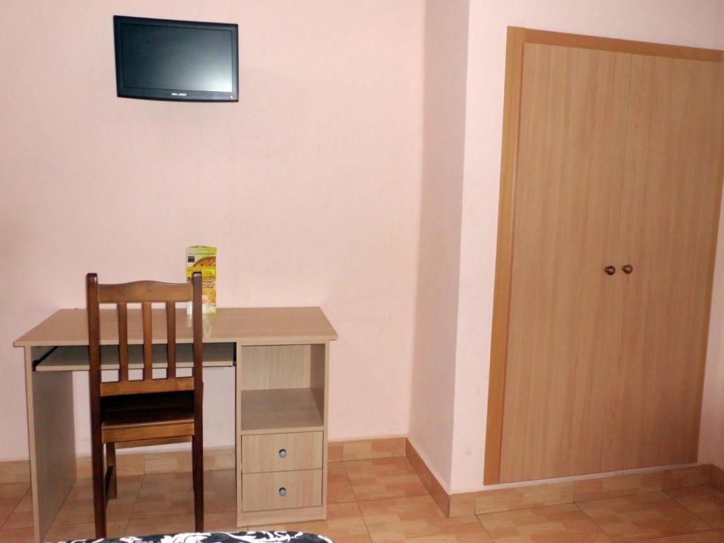 Hostal Abastos Валенсия Экстерьер фото