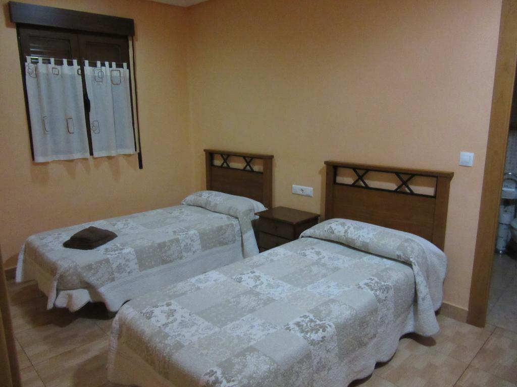 Hostal Abastos Валенсия Экстерьер фото
