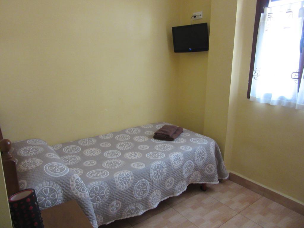 Hostal Abastos Валенсия Экстерьер фото